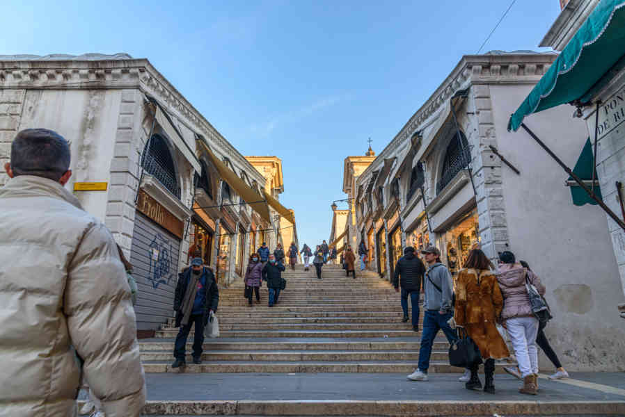 Italia - Venecia 114 - puente del Rialto.jpg
